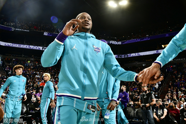 周鹏多次凭 周鹏多次凭