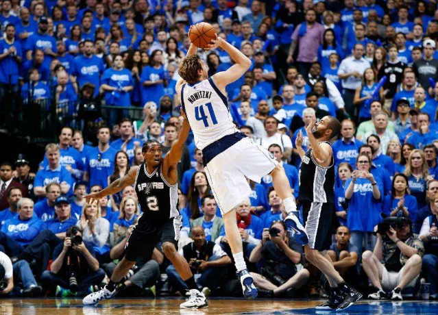 受到网络言 受到网络言