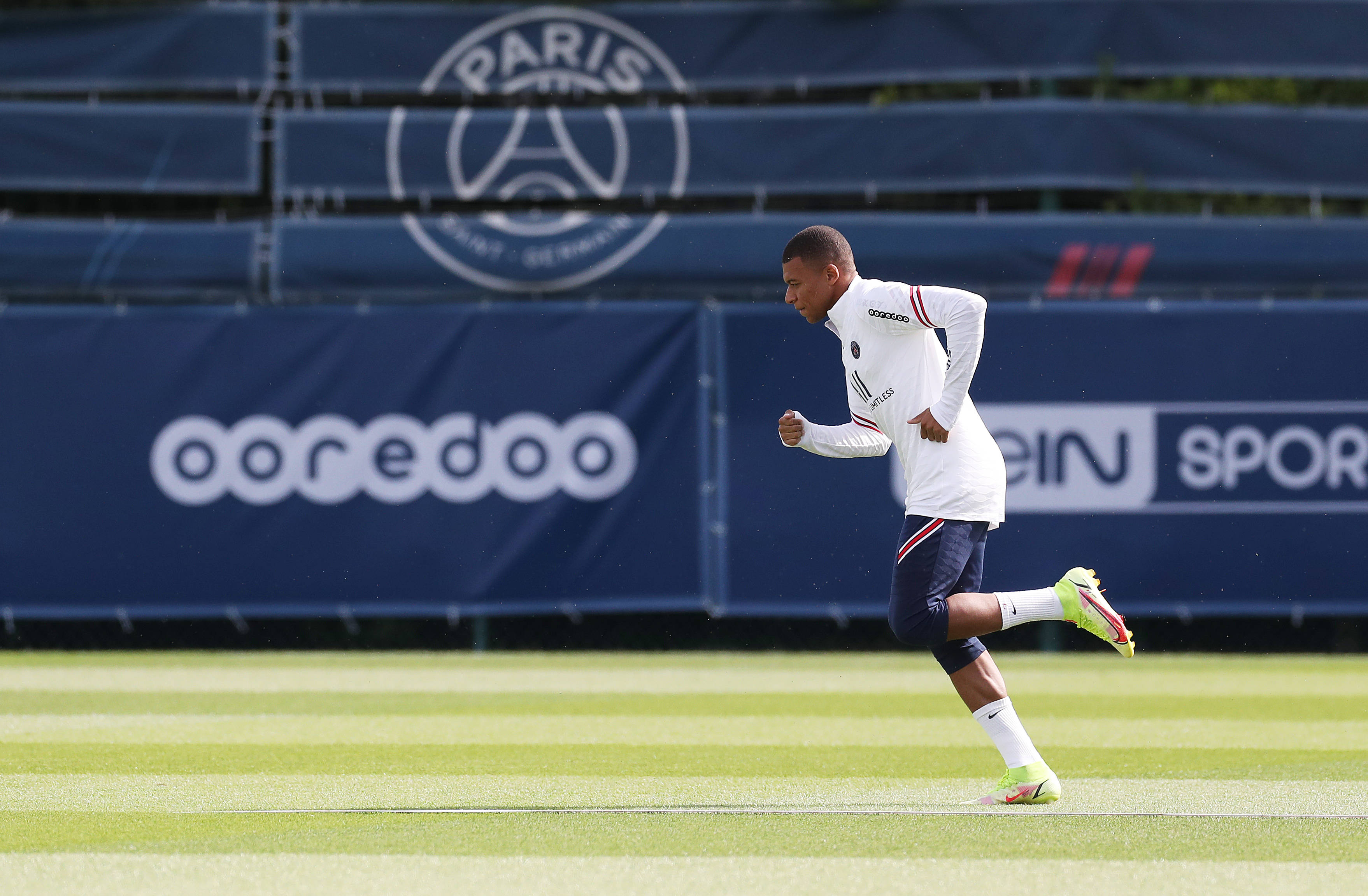 被马刺以速 被马刺以速