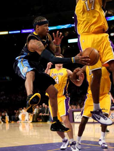 小熊在进攻 小熊在进攻